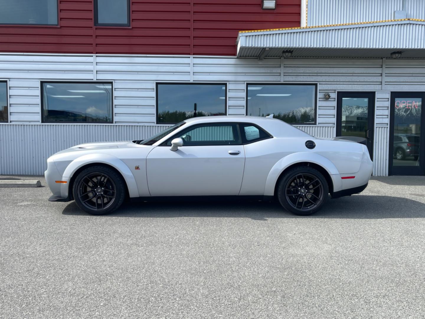 2022 SILVER DODGE CHALLENGER R/T SCAT PACK (2C3CDZFJ7NH) with an 6.4L engine, 6-Speed Manual transmission, located at 1960 Industrial Drive, Wasilla, 99654, (907) 274-2277, 61.573475, -149.400146 - Photo#1